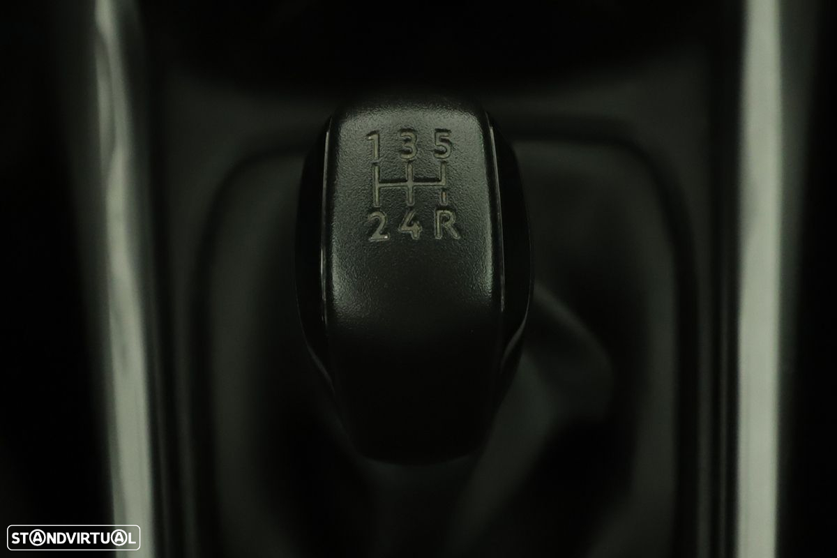 Peugeot 2008 1.2 PureTech Style - 12