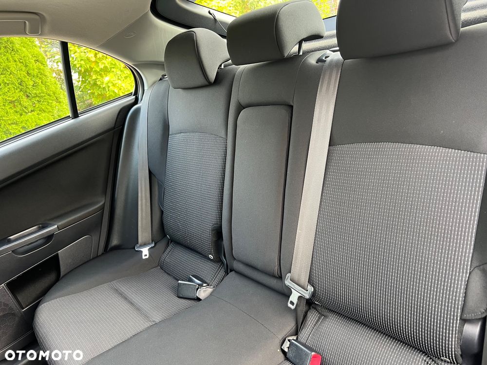 Mitsubishi Lancer 1.8 Intense - 26
