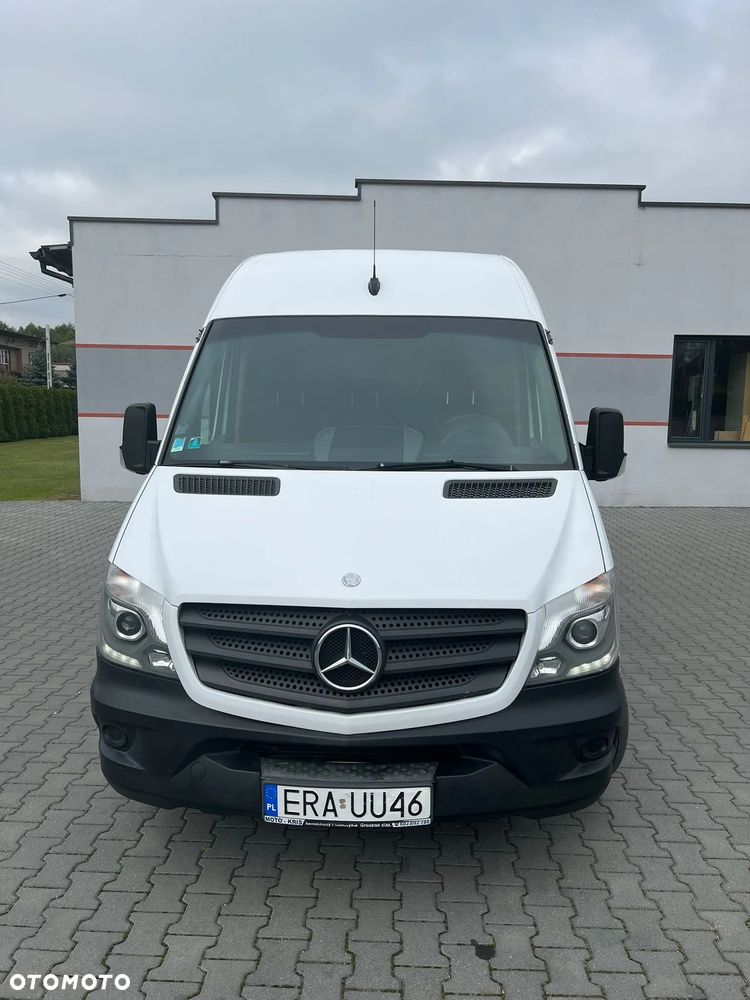 Mercedes-Benz Sprinter - 2