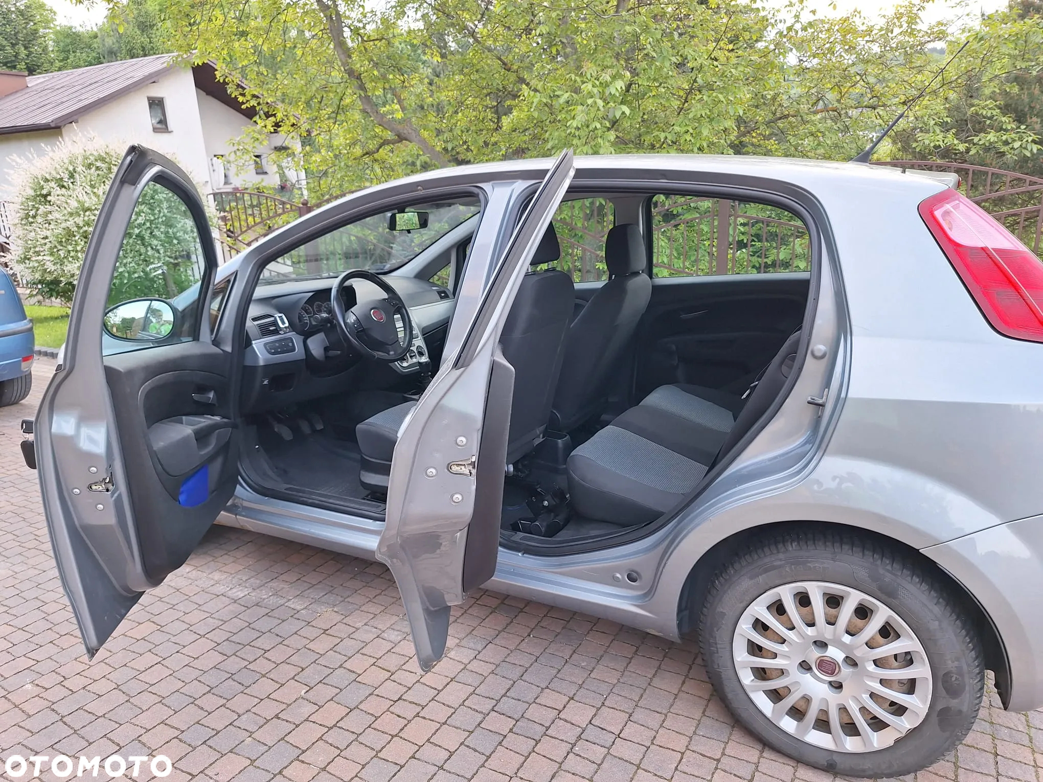 Fiat Grande Punto - 10