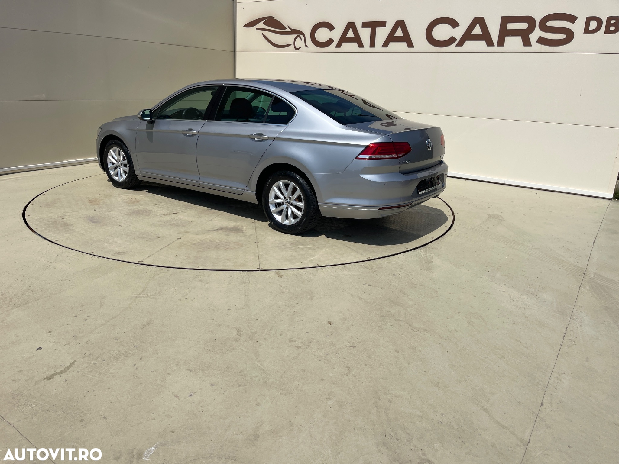 Volkswagen Passat - 10