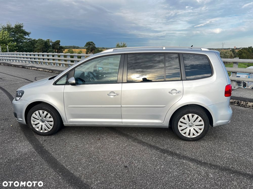 Volkswagen Touran - 4