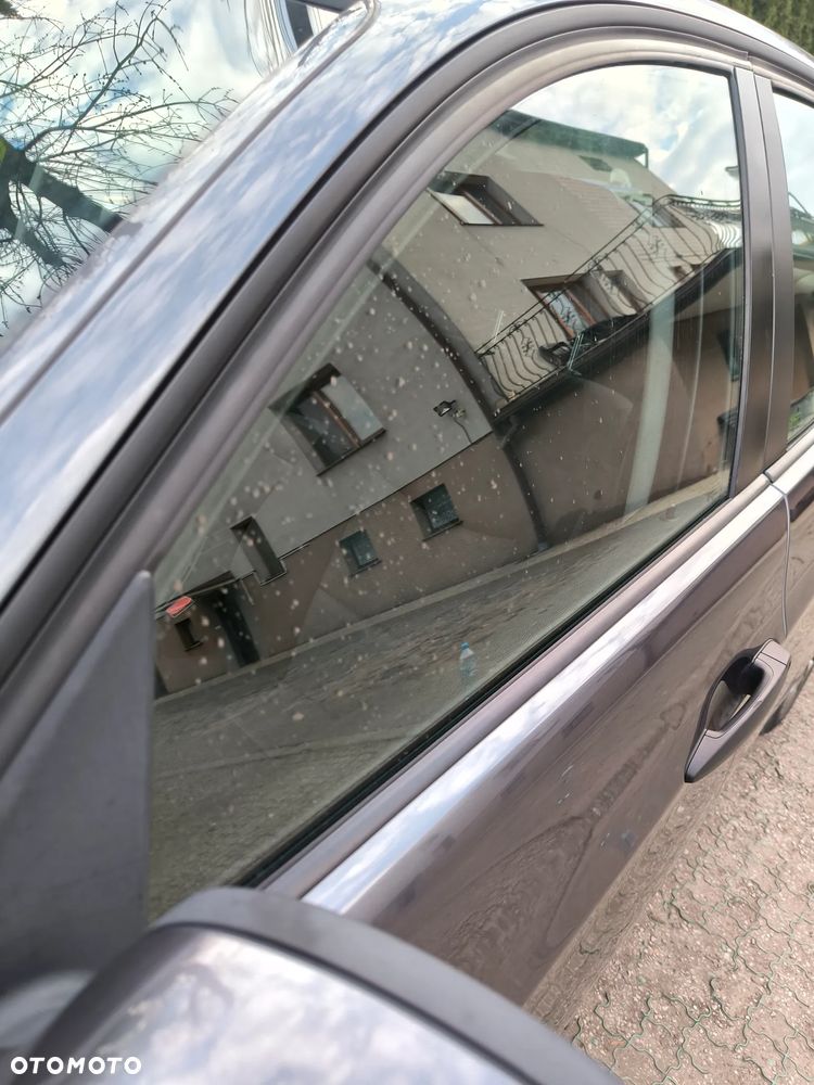 BMW Seria 3 320d DPF - 32