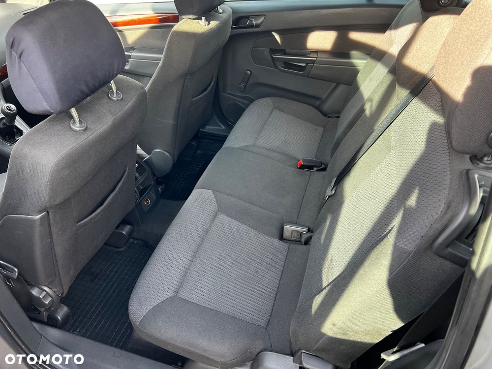 Opel Zafira 1.9 CDTI - 19