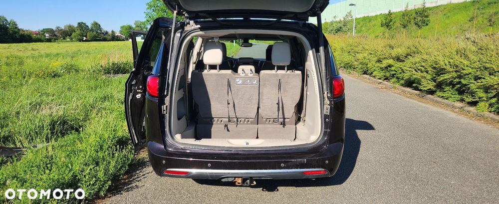 Chrysler Pacifica - 10
