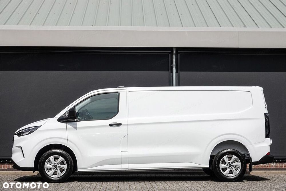 Ford Transit Custom 320 L2H1 Trend A8 2.0 136KM - 4