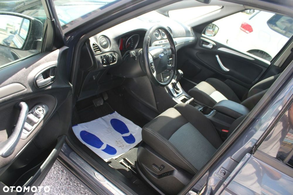Ford S-Max - 16