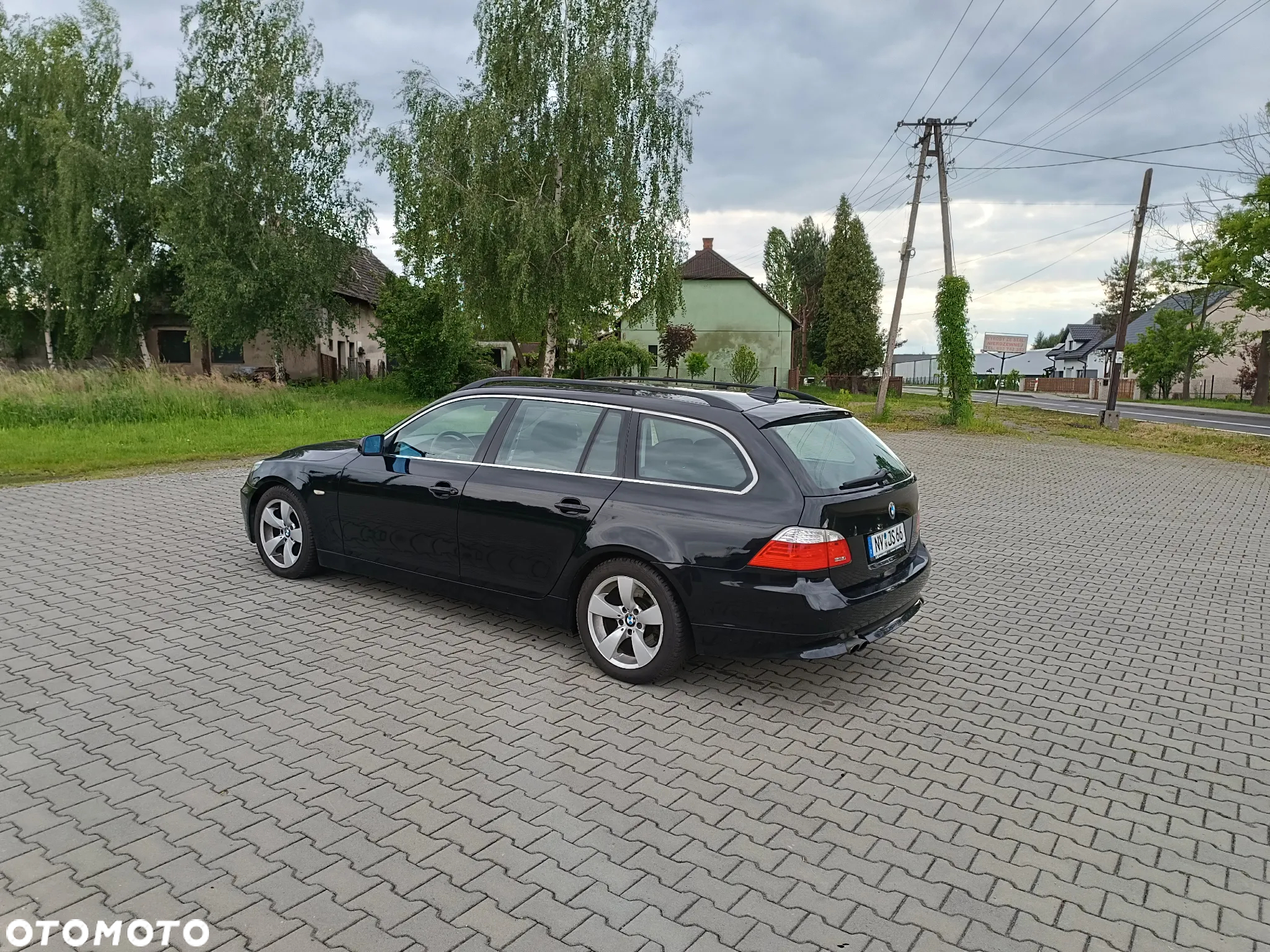 BMW Seria 5 523i Touring Edition Exclusive - 4