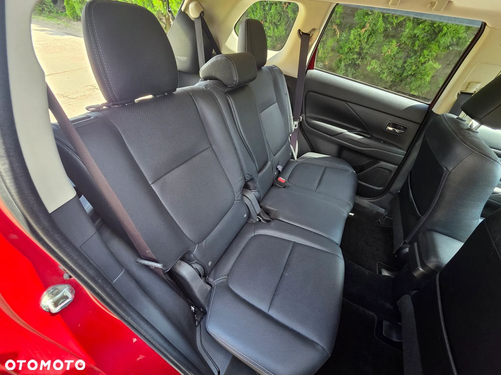 Mitsubishi Outlander - 22