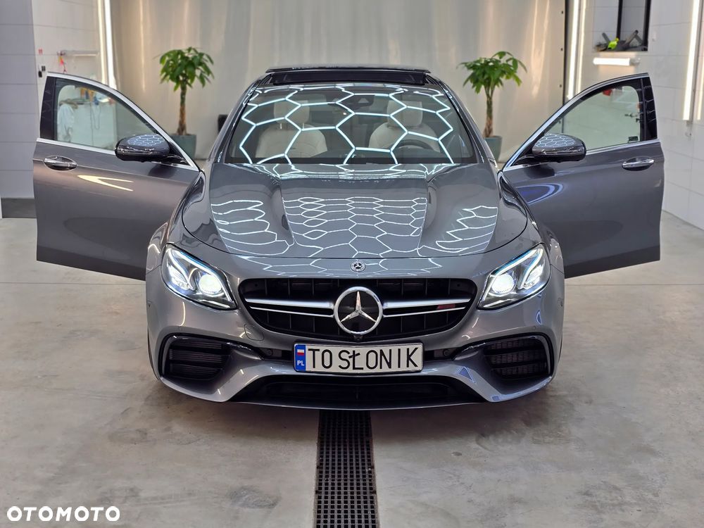Mercedes-Benz Klasa E - 21