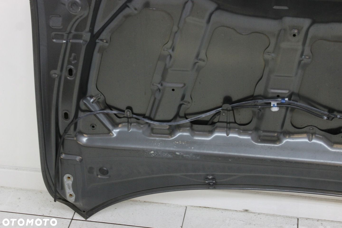 TOYOTA RAV4 III 3 2005R- MASKA POKRYWA SILNIKA 1E0 - KOD LAKIERU - 9