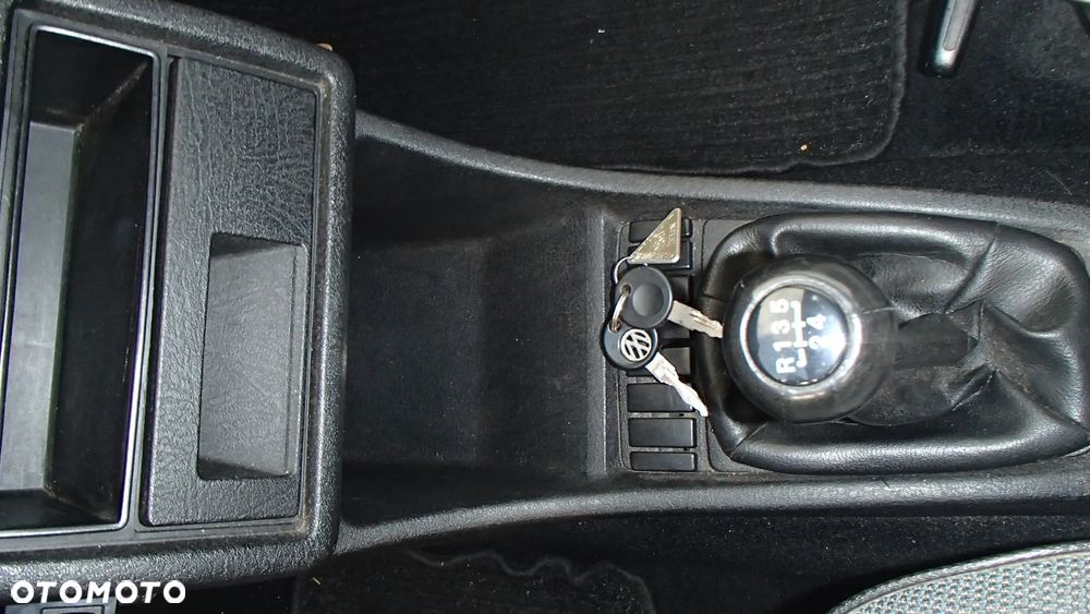 Volkswagen Golf 1.3 - 38