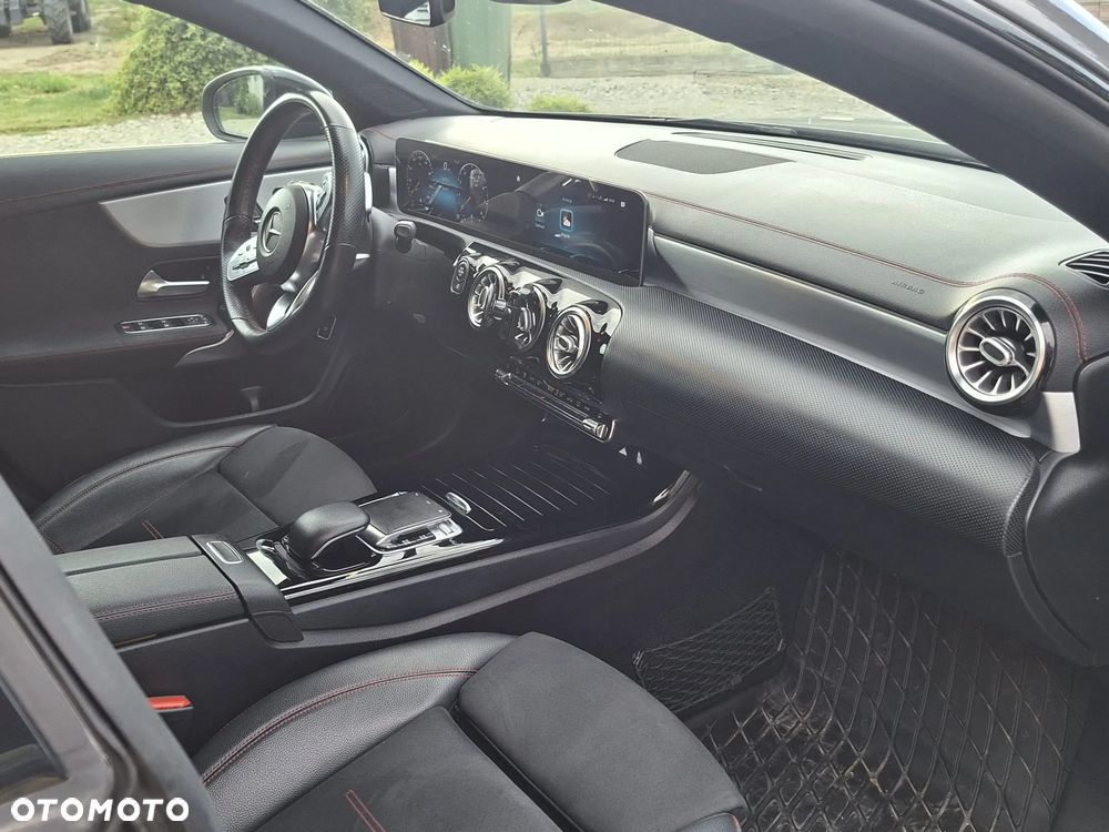 Mercedes-Benz CLA 200 AMG Line 7G-DCT - 8