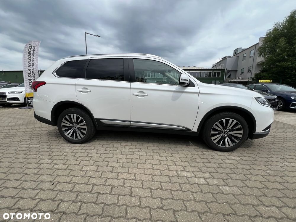 Mitsubishi Outlander - 10
