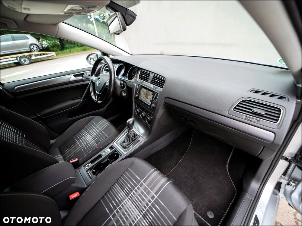 Volkswagen Golf - 20