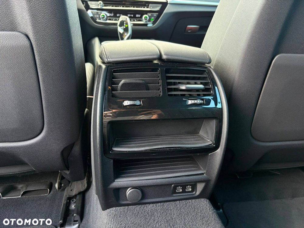 BMW Seria 5 520d xDrive mHEV M Sport sport - 16