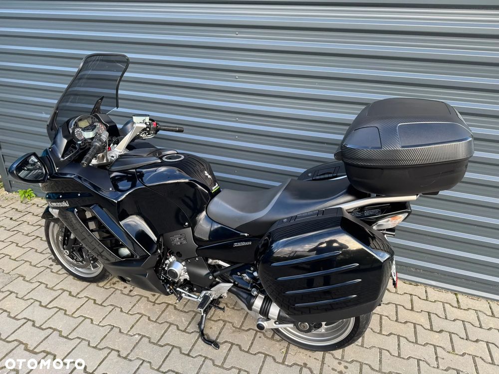 Kawasaki GTR - 5