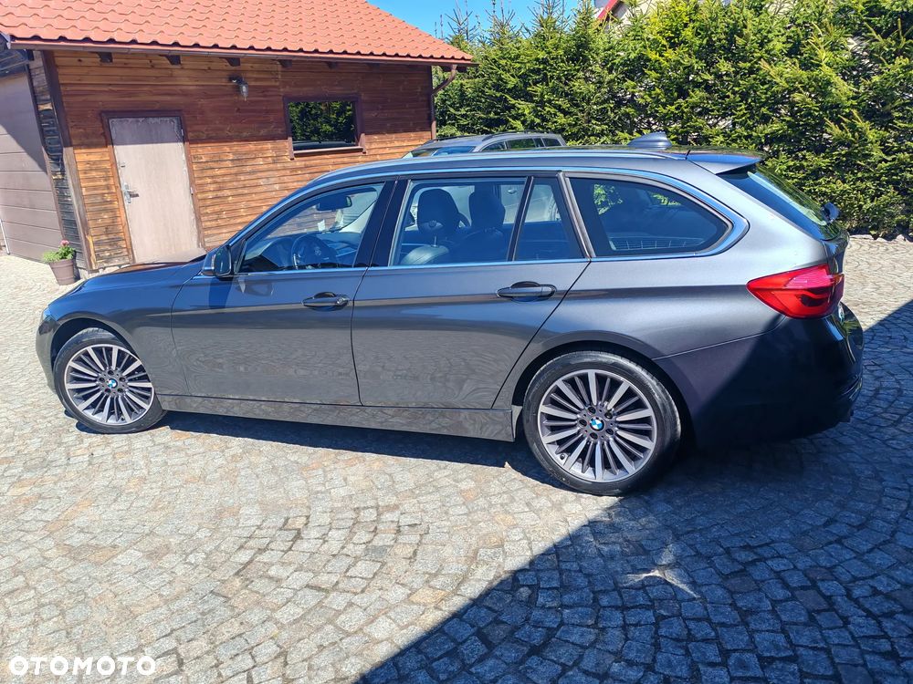 BMW Seria 3 330i xDrive Luxury Line - 8