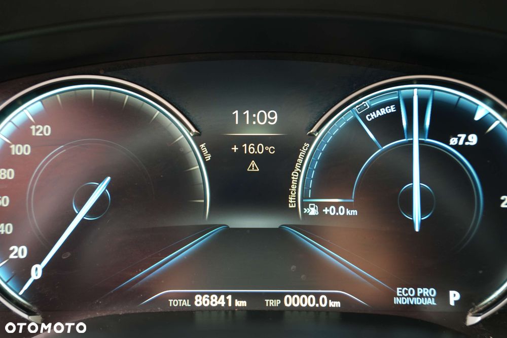 BMW Seria 5 520d xDrive - 16