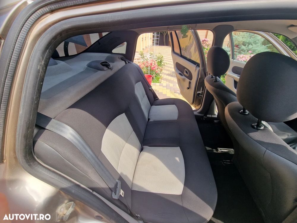 Renault Symbol 1.2 16V Authentique - 6