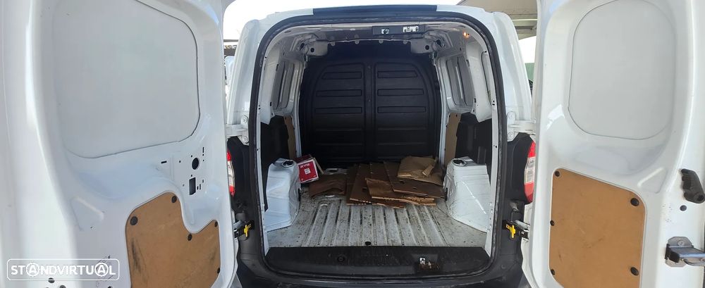 Ford Courier - 9