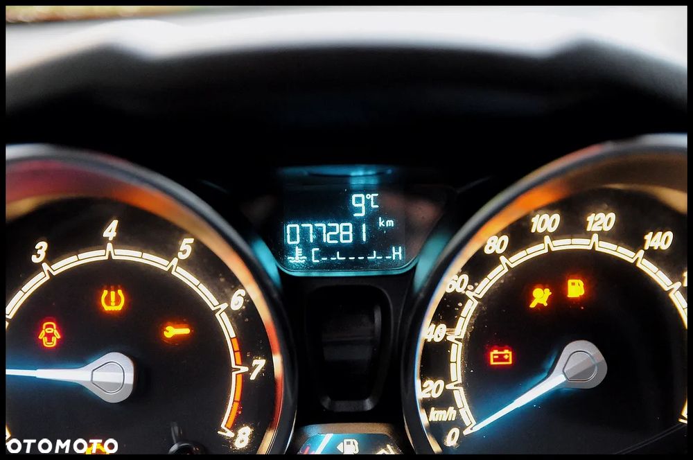 Ford Fiesta 1.0 EcoBoost S&S TITANIUM - 26