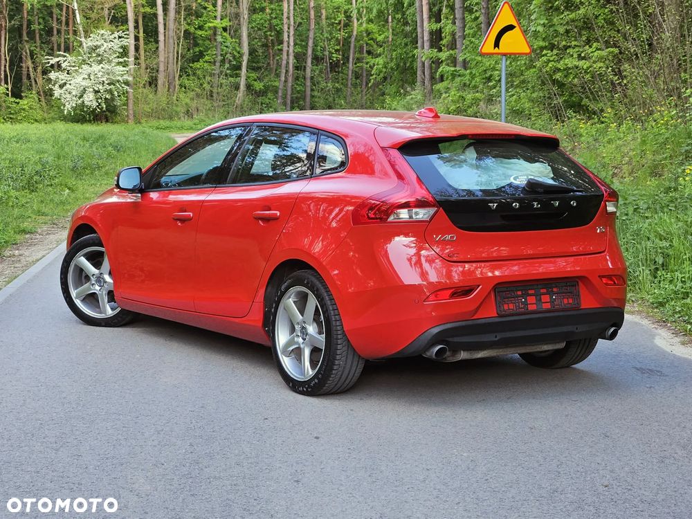 Volvo V40 T3 Momentum - 5