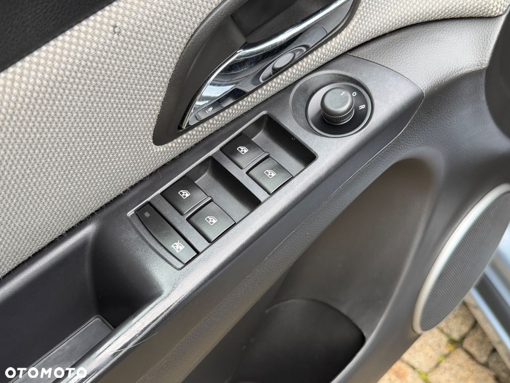 Chevrolet Cruze 1.6 - 19