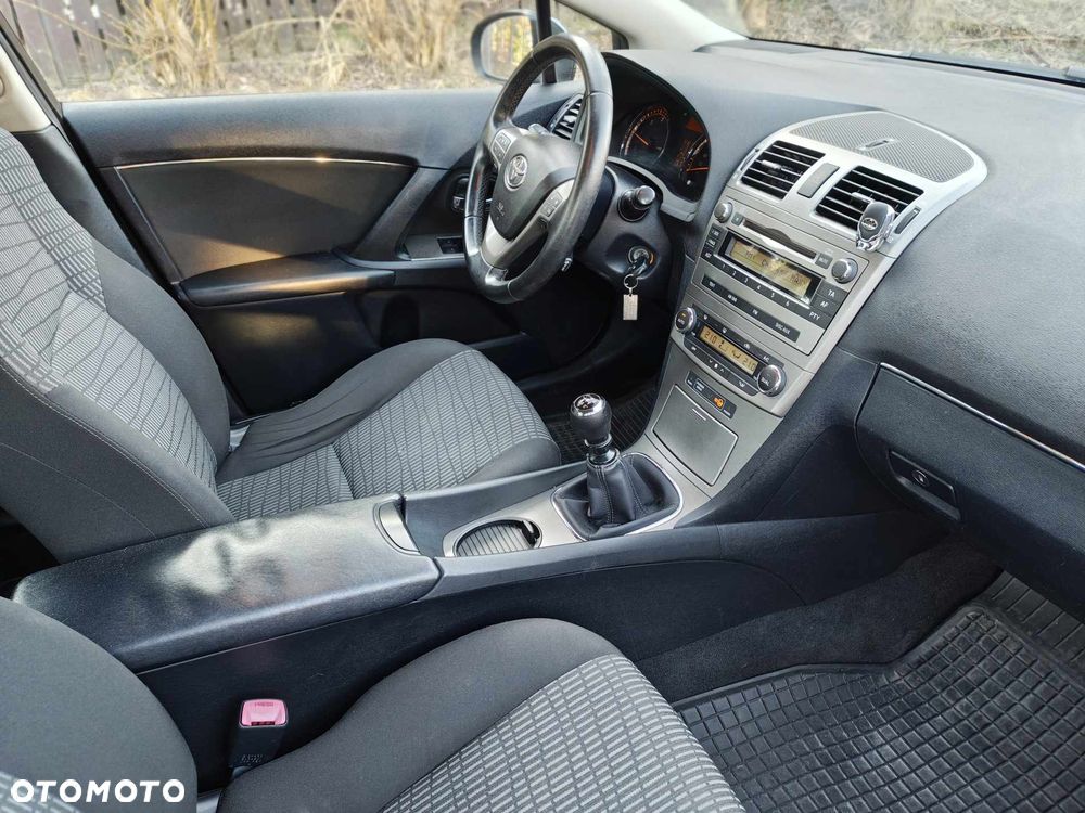 Toyota Avensis 2.0 D-4D - 8