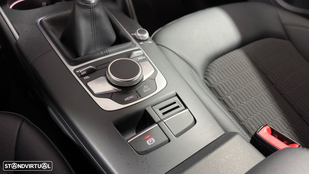 Audi A3 Sportback 1.0 TFSI design - 30