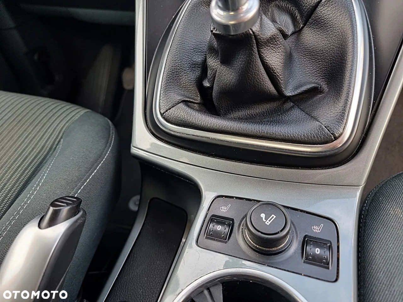 Ford Grand C-MAX - 22