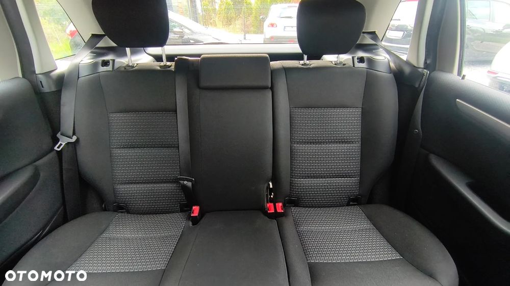 Mercedes-Benz Klasa B 180 BlueEFFICIENCY - 19