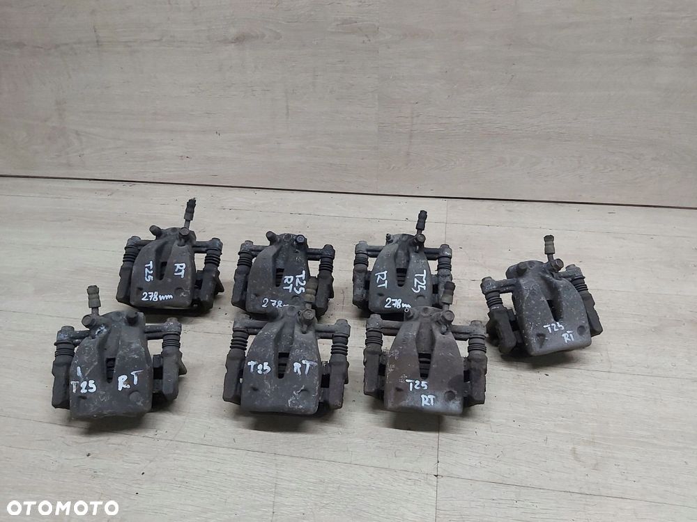 TOYOTA Avensis T25 1,8 2,0 2,2 Zacisk jarzmo prawy tył - 1