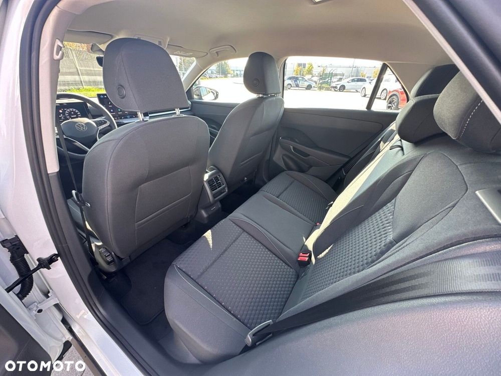 Volkswagen T-Roc 1.5 eTSI Life DSG - 24