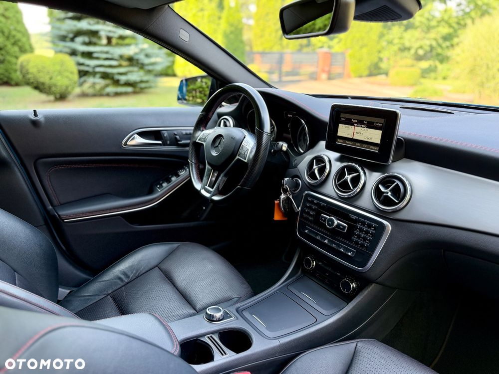 Mercedes-Benz GLA 250 7G-DCT AMG Line - 29