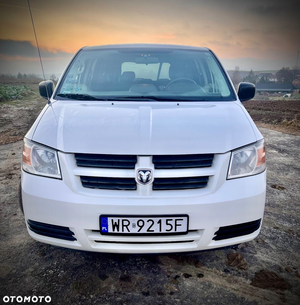 Dodge Grand Caravan - 3
