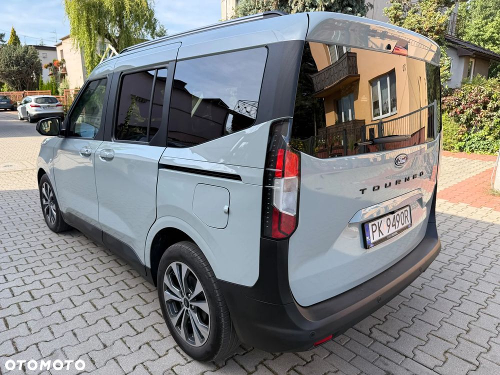 Ford Tourneo Courier - 22