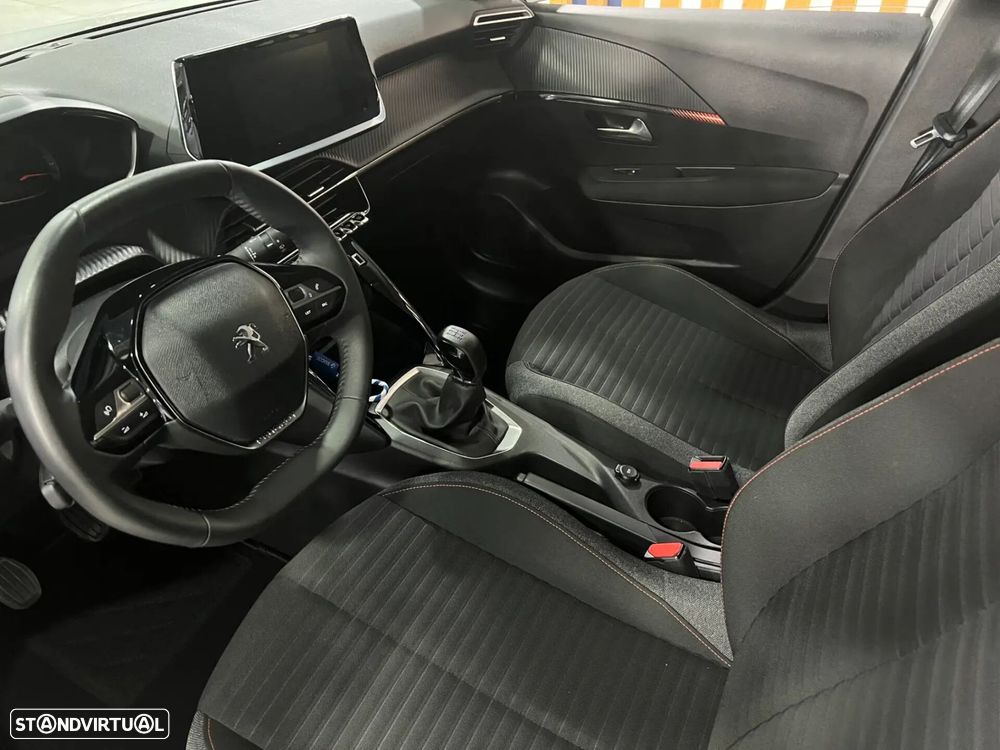 Peugeot 208 - 9