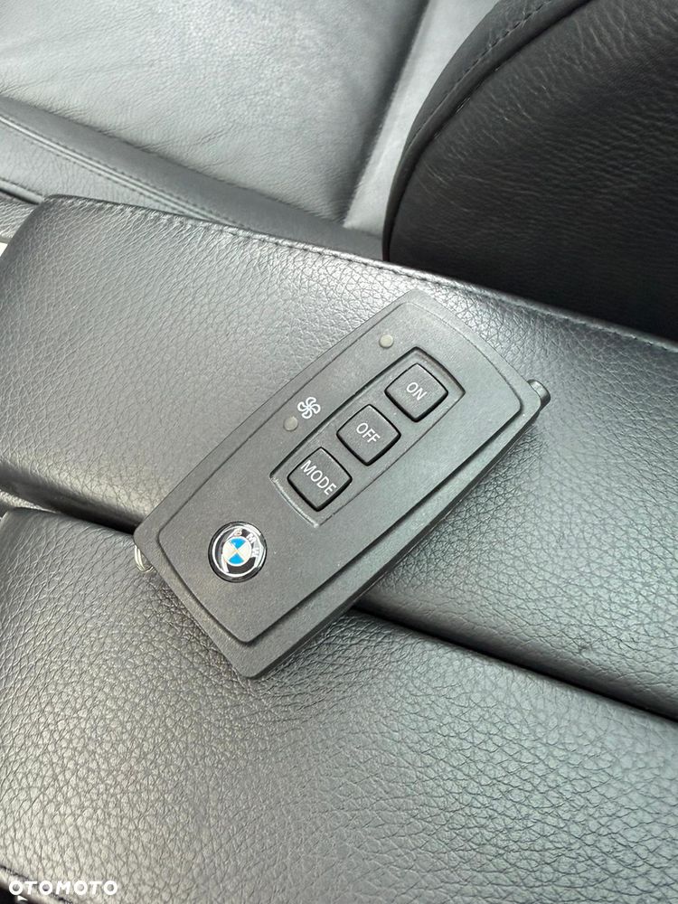 BMW Seria 3 330xi - 17