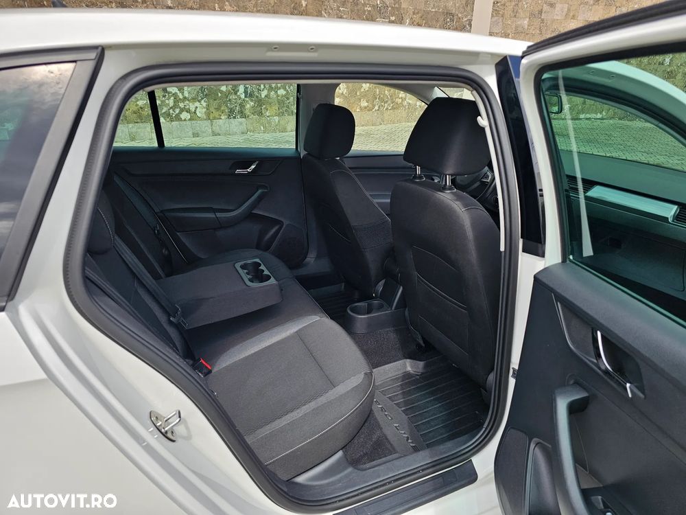 Skoda RAPID 1.4 TSI DSG Clever - 8