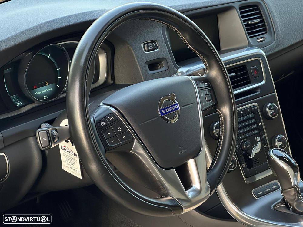 Volvo V60 2.4 D6 Summum AWD Phev - 25