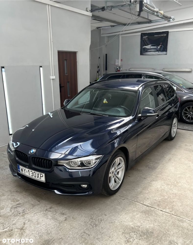 BMW Seria 3 318d xDrive - 5