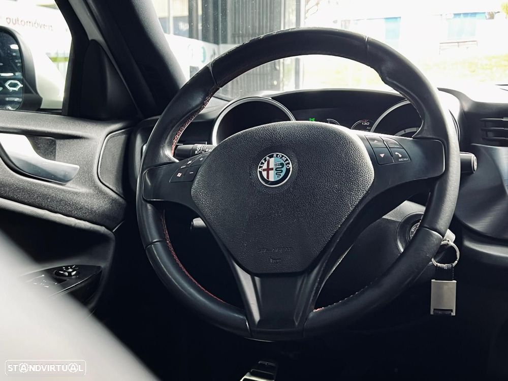 Alfa Romeo Giulietta 1.6 JTDm Distinctive - 23