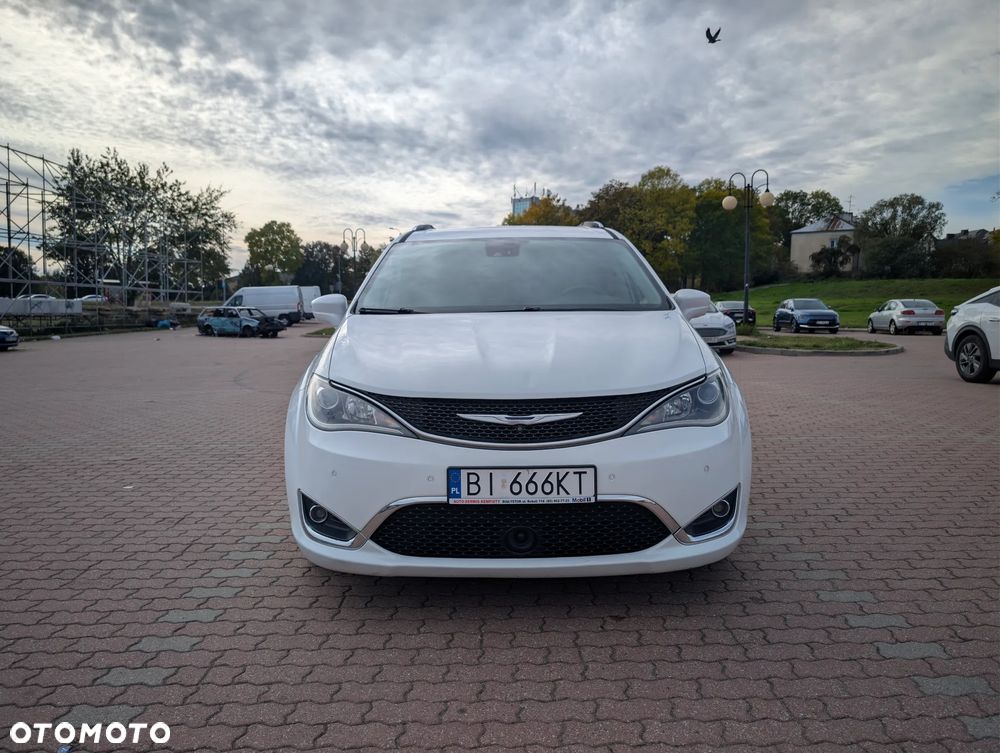 Chrysler Pacifica - 8