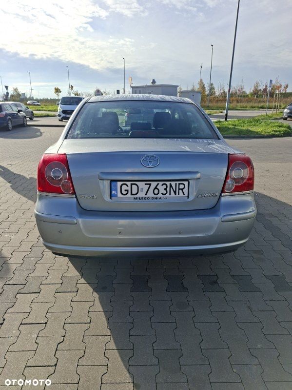 Toyota Avensis - 5