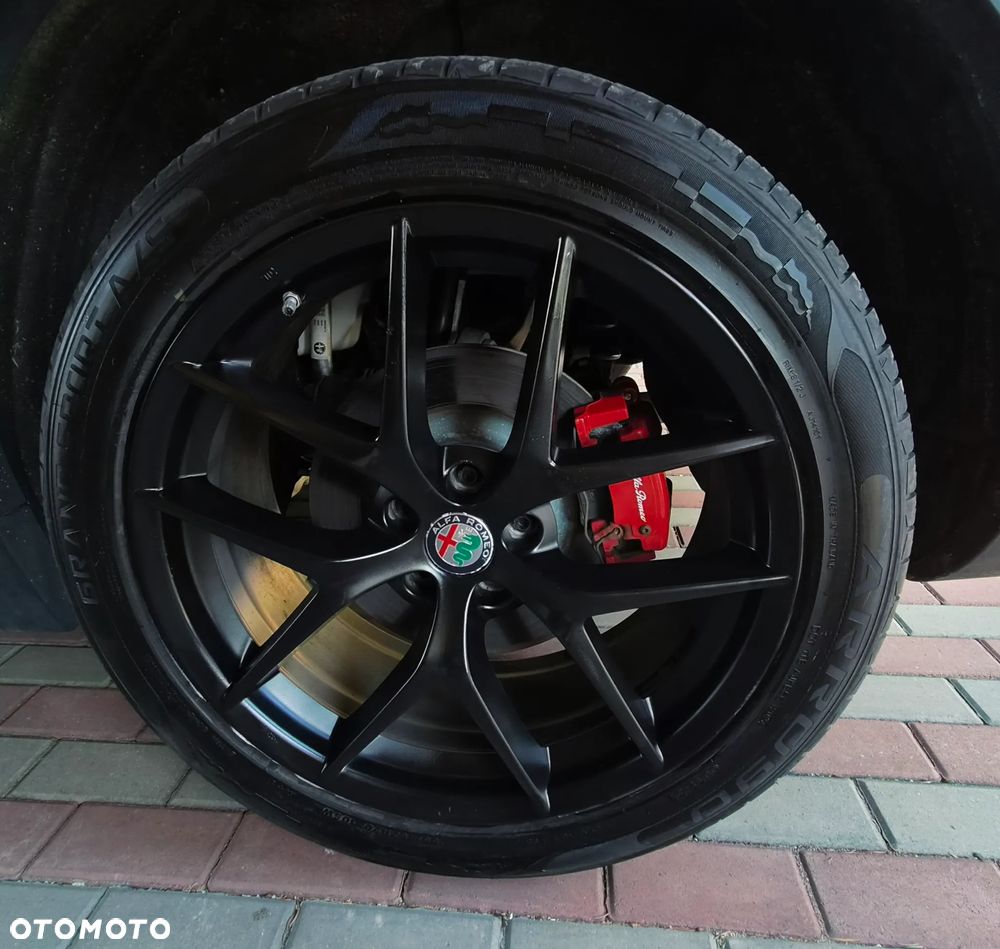 Alfa Romeo Stelvio 2.0 Turbo 16V AT8-Q4 Veloce Ti - 18