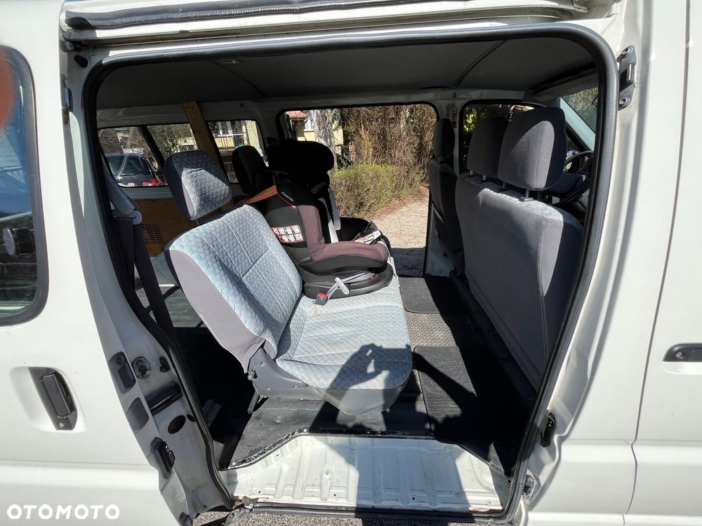 Toyota Hiace - 6