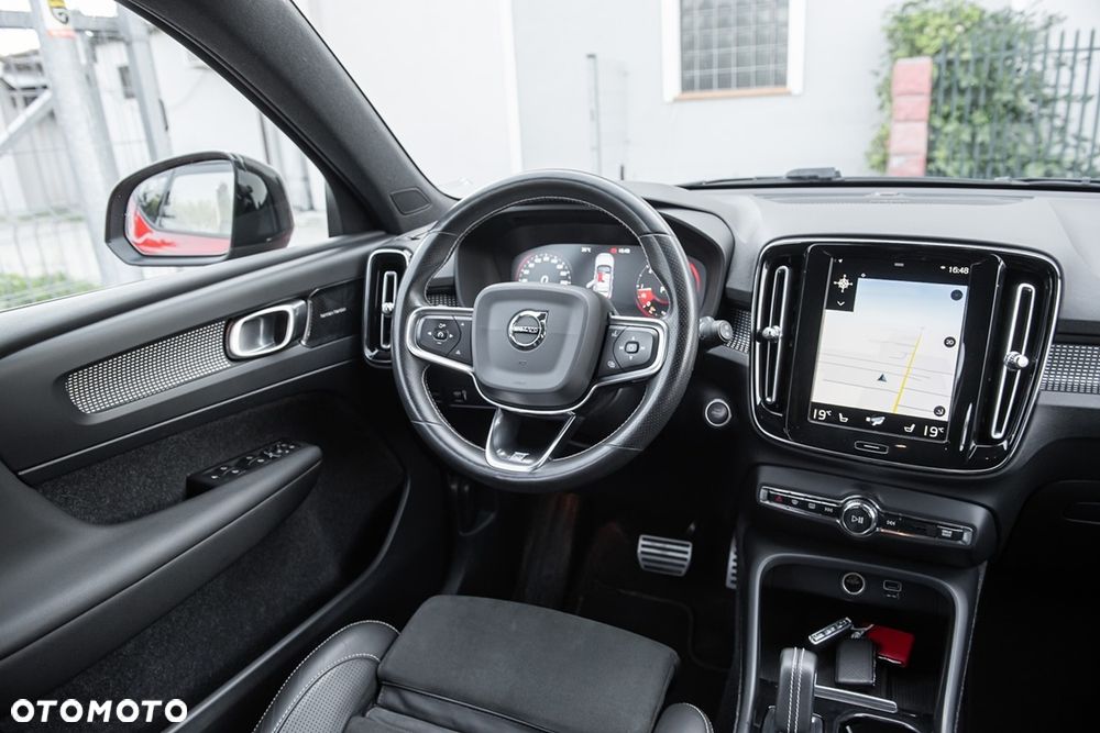 Volvo XC 40 D3 SCR AWD R-Design - 29
