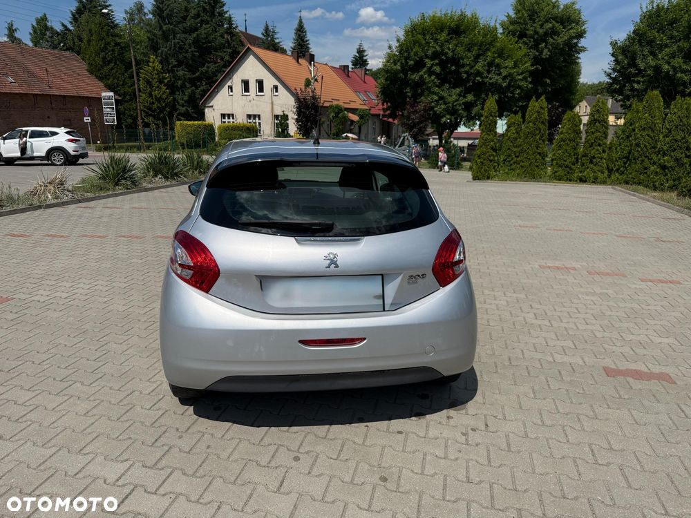Peugeot 208 - 6