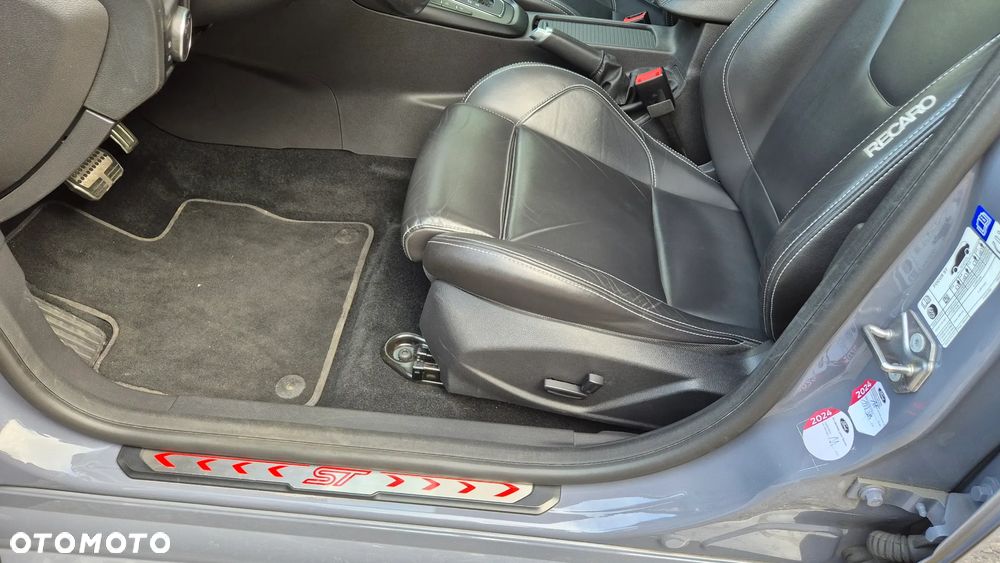 Ford Focus 2.0 TDCi ST PowerShift - 23